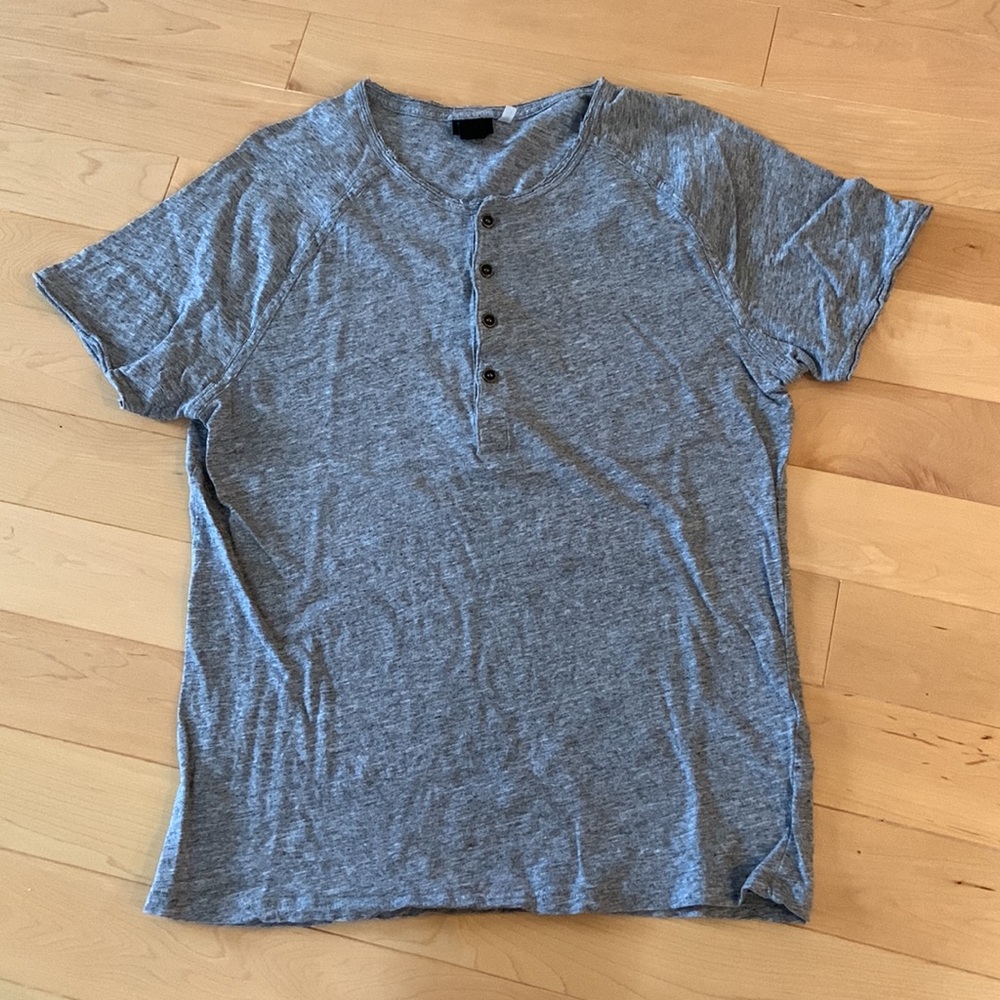Grey H&M short sleeved t-shirt
